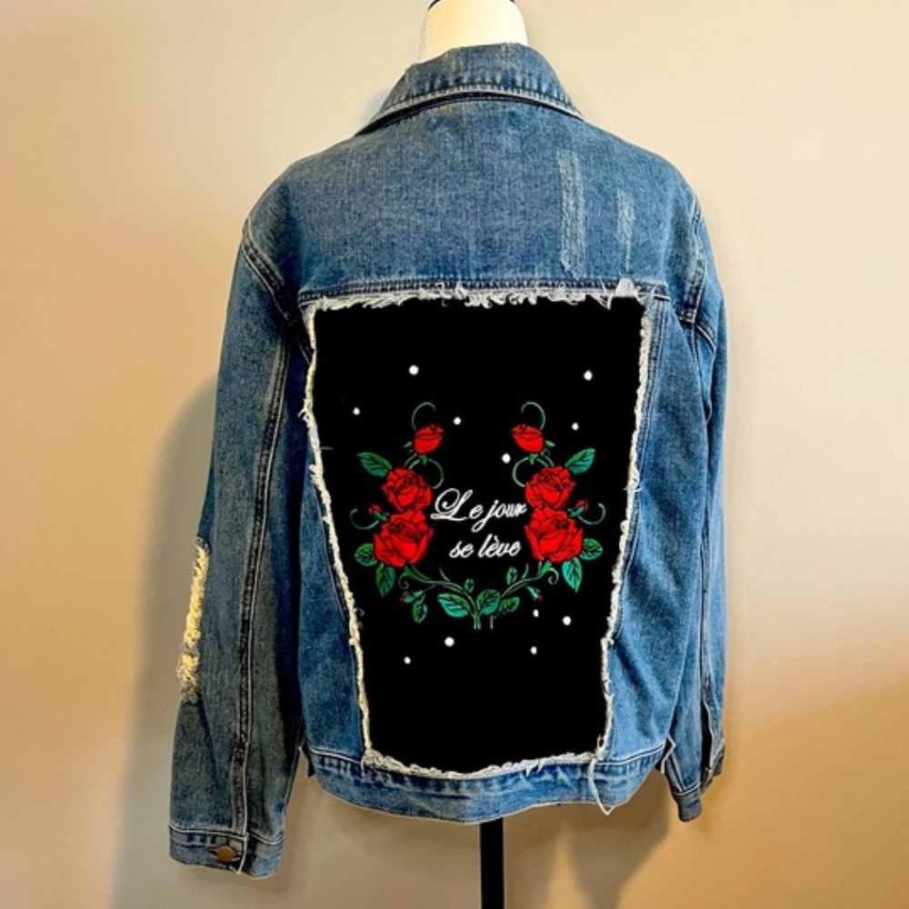 Floral l’Amour Rose 🌹
Embroidered Distressed
Denim Jacket S-M Boho Festival - Picture 12 of 15